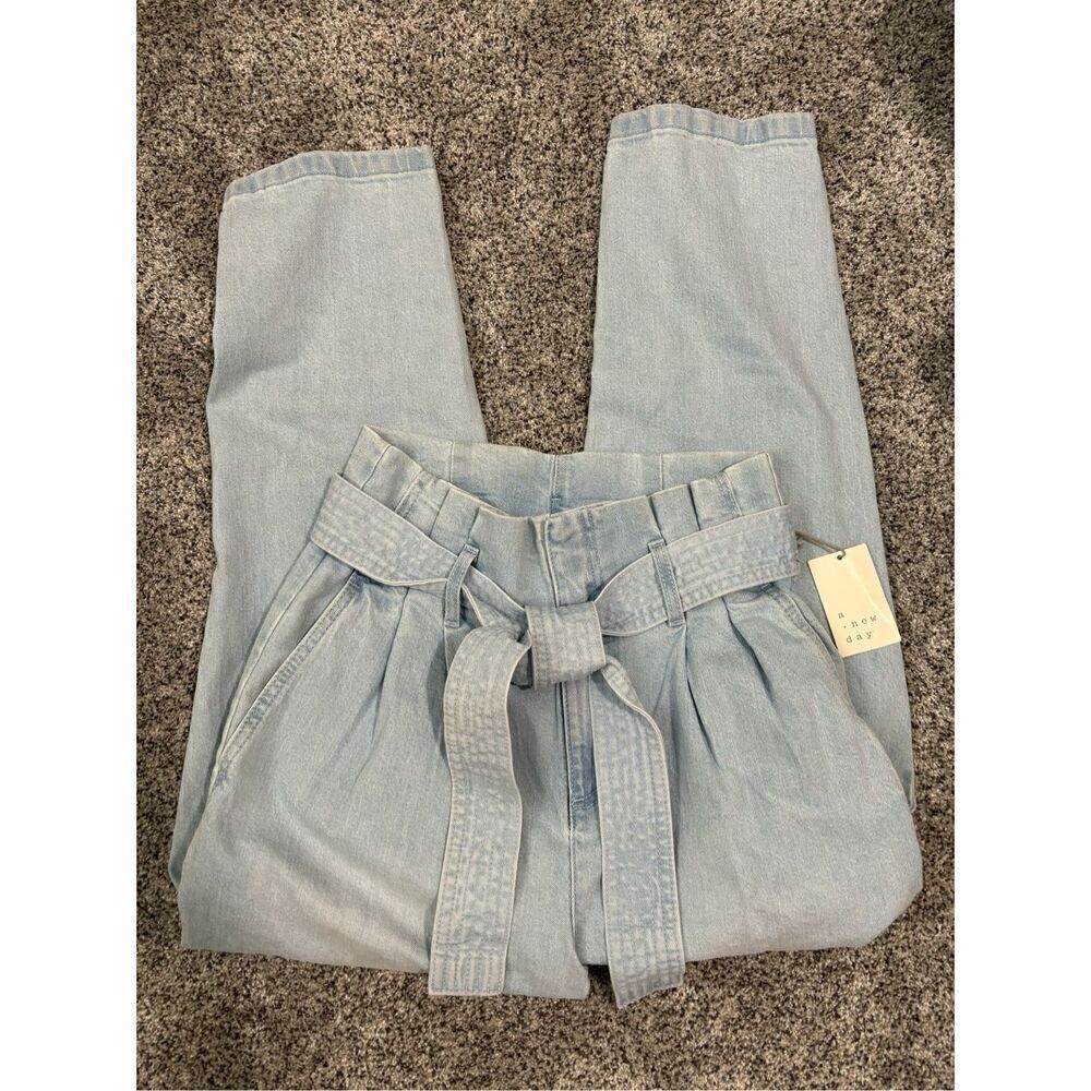 ❤️A New Day Paperbag Tie Waist Jeans Sz8